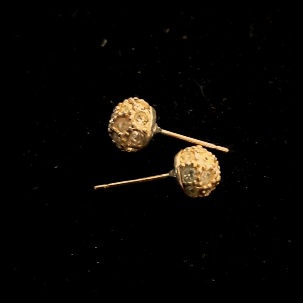 Gold earrings